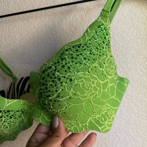 💚victoria secret very sexy secret embrace push-up 💚